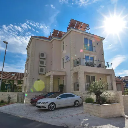 L Palace Apartament Budva
