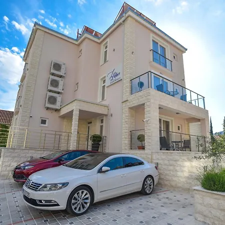 L Palace Apartament