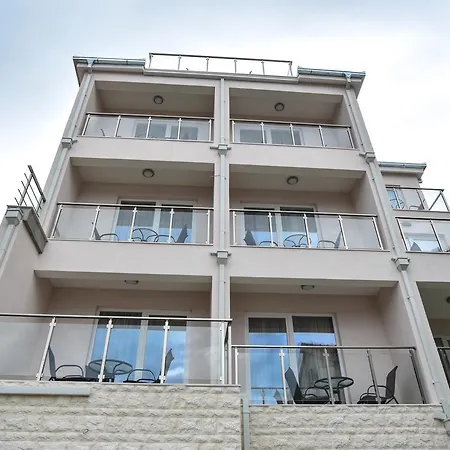 L Palace Apartament *