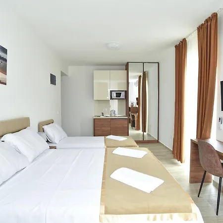 L Palace Apartament