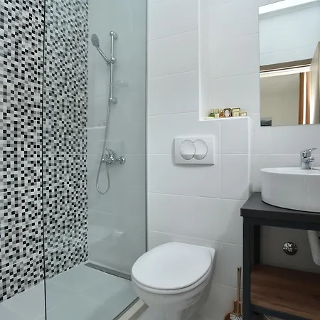 L Palace Apartament