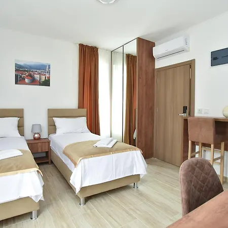L Palace * Budva
