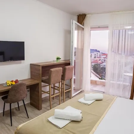 L Palace * Budva