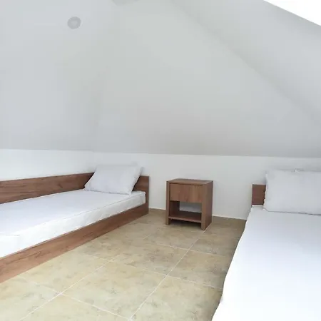 L Palace Apartment